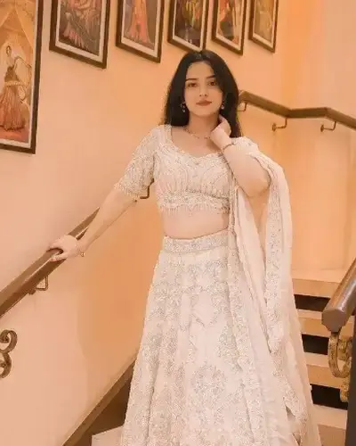 Escort Dhrol